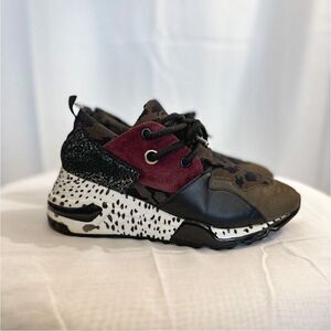 Steve Madden sneakers